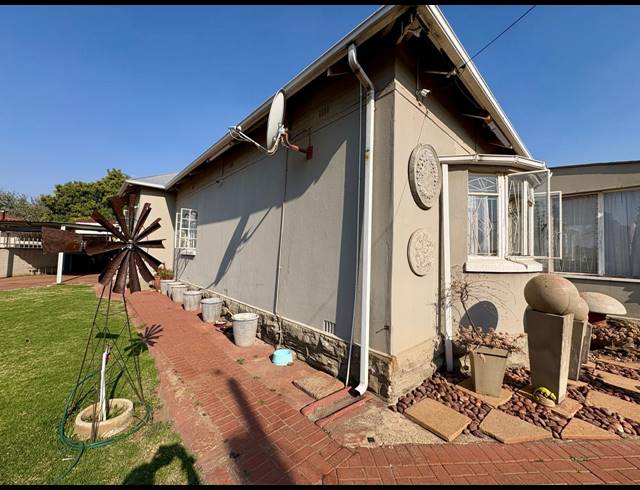 4 BEDROOM HOUSE FOR SALE IN BRAKPAN CENTRAL